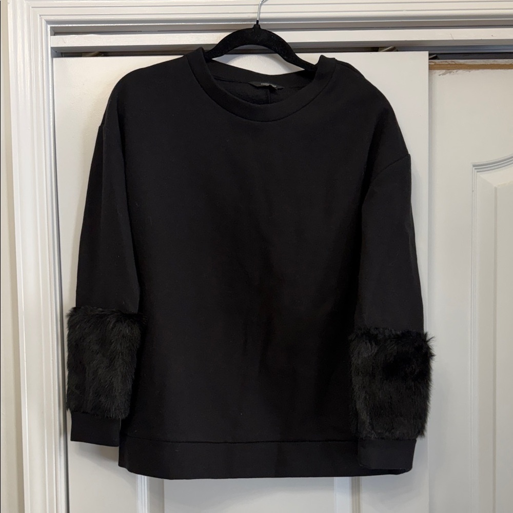 Simply Vera Vera Wang Black Sweatshirt with Faux Fur Accents